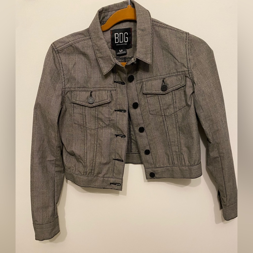 BDG Cropped plaid jacket